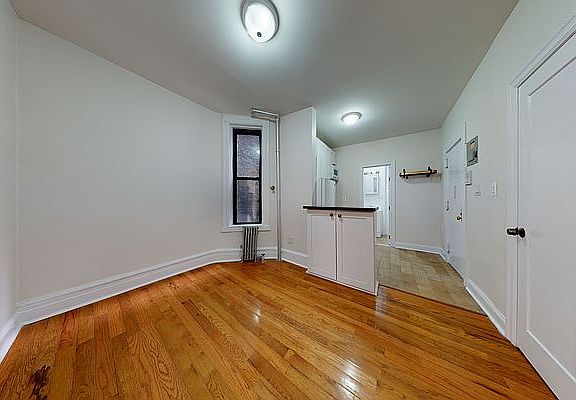 3rd image of 642 E 14th St APT 8