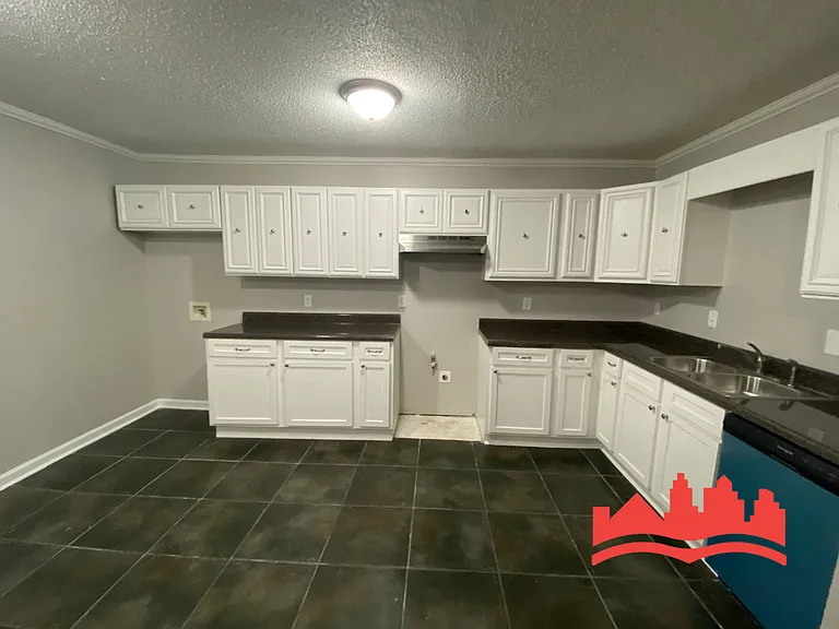 4242 Escrow St — Photo 7