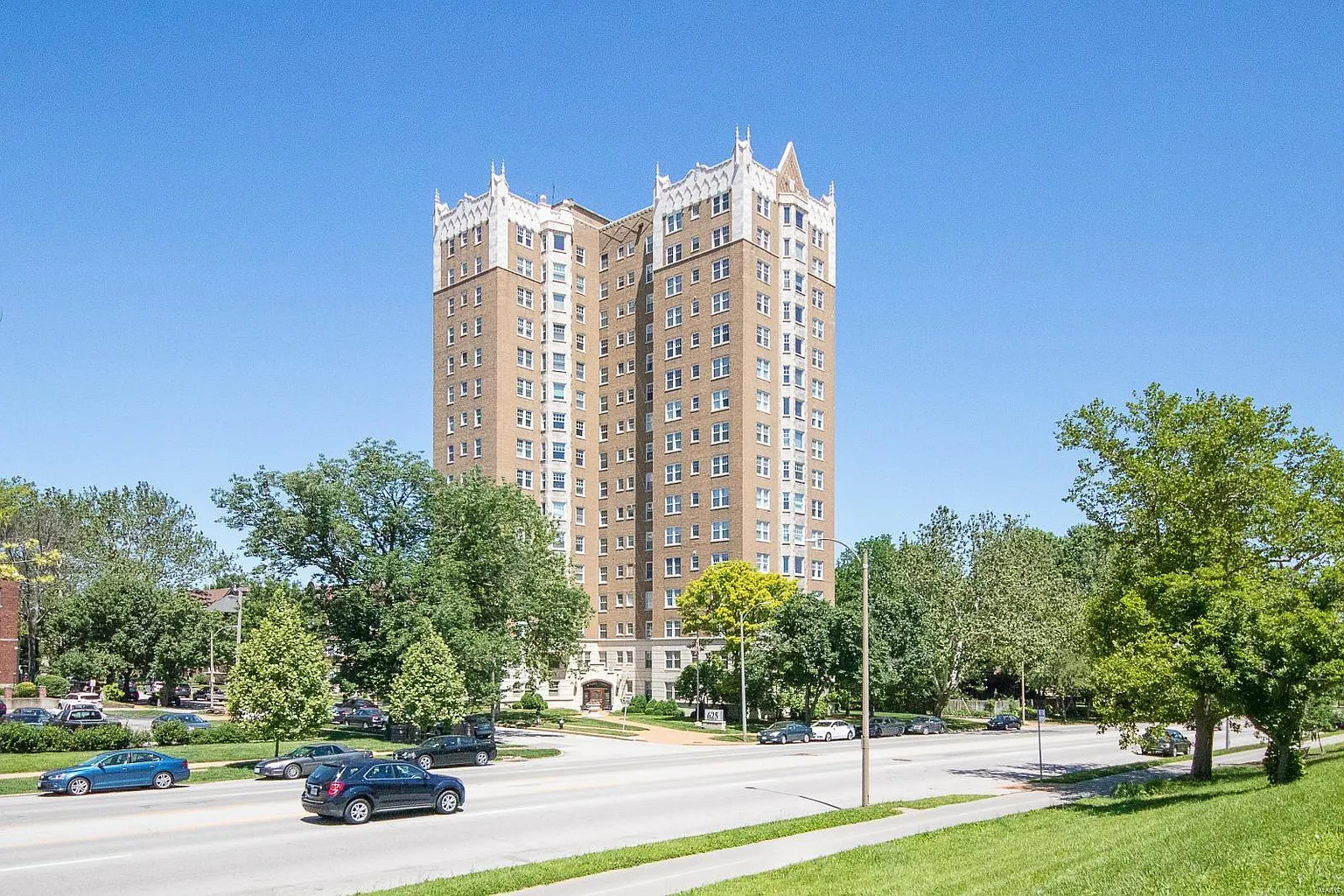 625 S Skinker Blvd APT 402 photo 1
