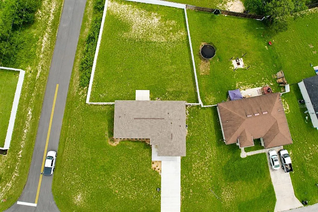 3 bed, 2.0 bath, 1390 sqft, $2,000 — Photo 3
