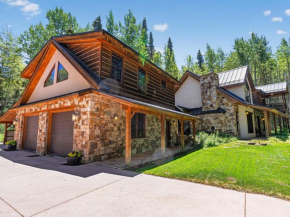 2nd image of 110 Saddle Horn Ln