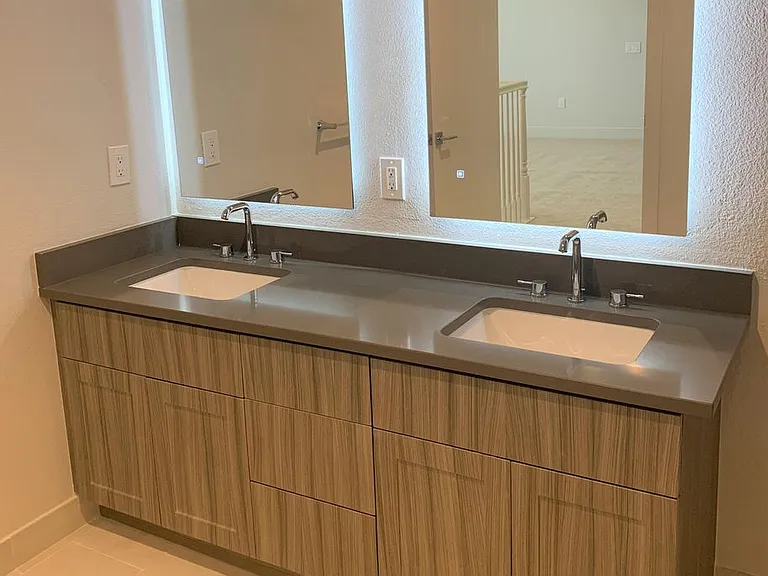 Latitude 37 — Photo 34