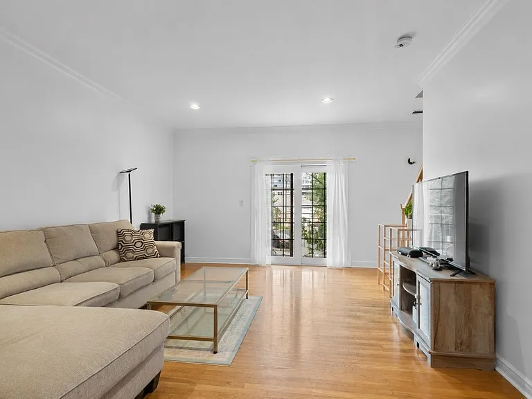 9 Hackensack Plank Rd — Photo 4