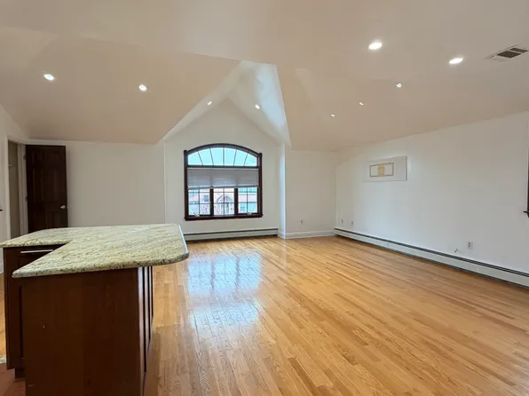 15716 16th Ave Floor 2, Whitestone, NY 11357