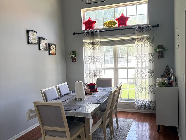 1255 Dunbarton Dr — Photo 11
