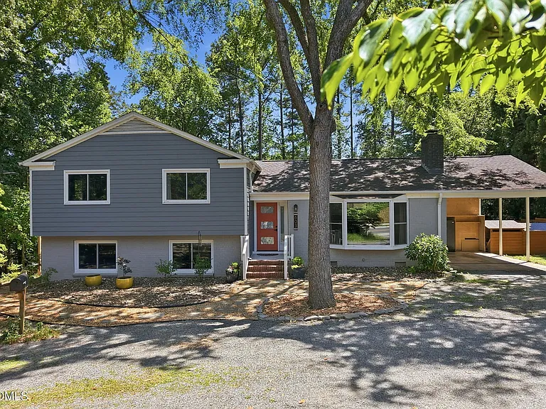 603 N Estes Dr — Photo 1