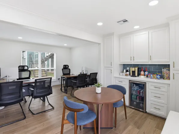 Henderson Grove Apartments