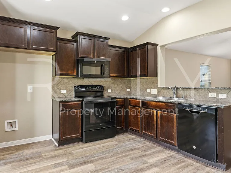 146 Leon River Loop — Photo 17