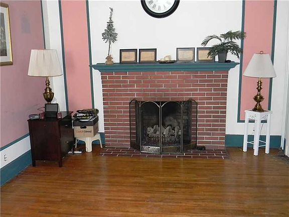 3rd image of 414 N Canal St