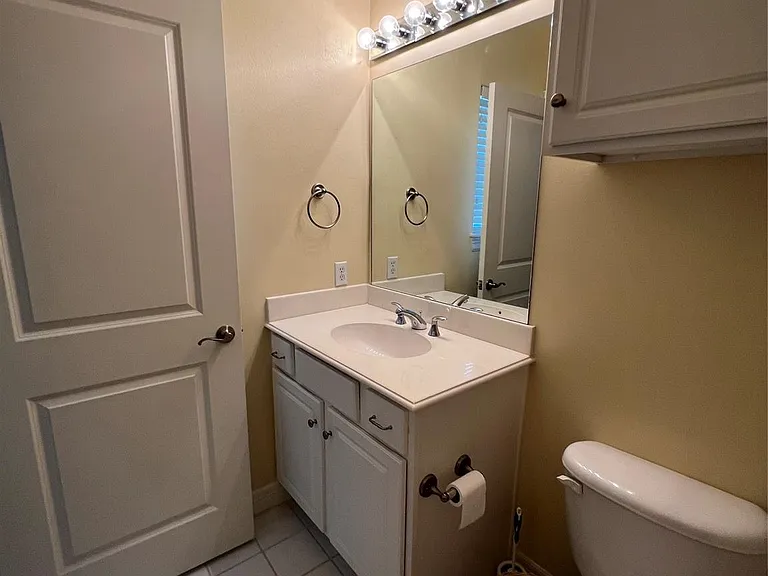 2807 Albany St — Photo 31