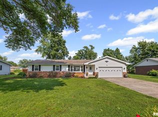 10 Monroe Ave, Salem, IL 62881