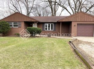 3202 Pheasant Dr, Arlington Heights, IL 60008