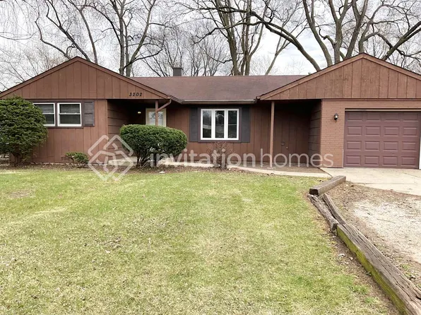 3202 Pheasant Dr, Arlington Heights, IL 60008