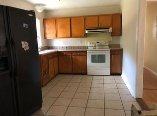 639 Woodburn Dr, Fayetteville, NC 28311