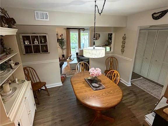 5th image of 1879 Aster Rd