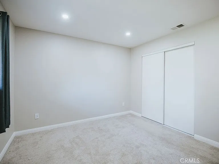 1554 Border Ave — Photo 11