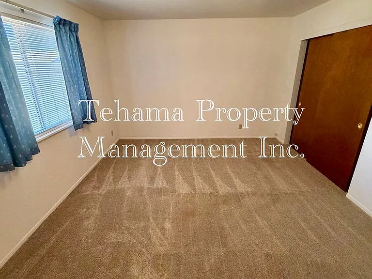 1527 Lincoln St — Photo 7