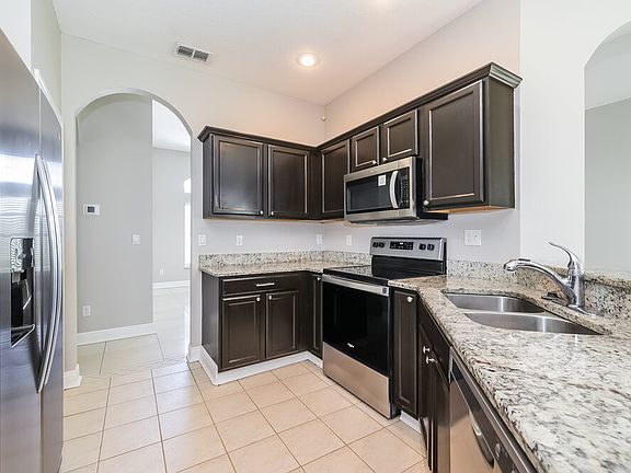 4th image of 2716 Patrician Cir