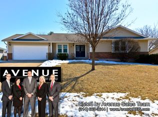 24 Lake Charles Dr, Saint Peters, MO 63376