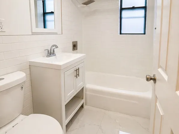(undisclosed Address), Bronx, NY 10465