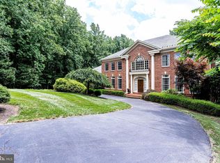 10101 Harewood Ct, Great Falls, VA 22066