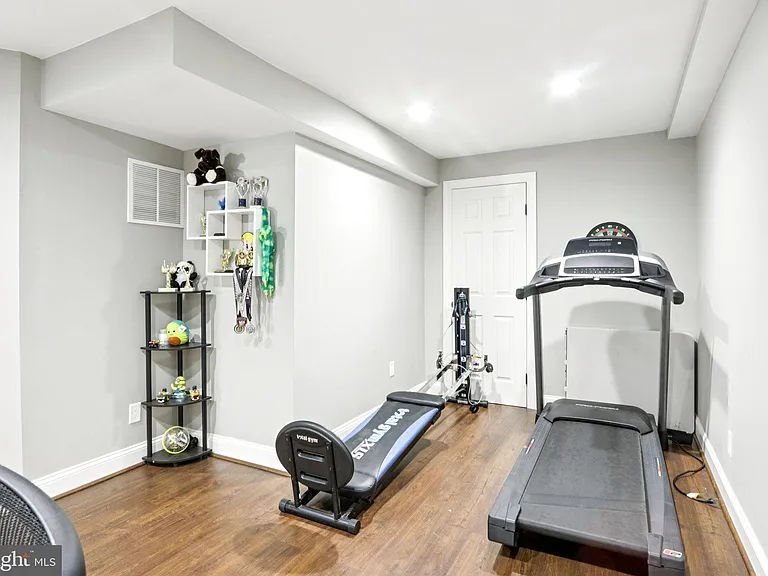 1035 Thorndale Dr — Photo 53