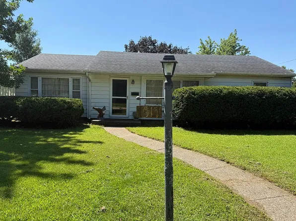 1517 Fairway Dr, Clinton, IA 52732