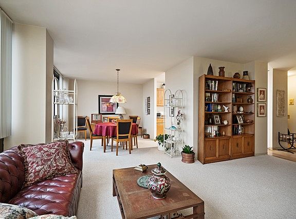 4th image of 4800 S Lake Park Ave APT 1605