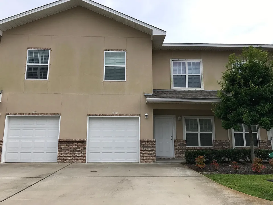 1489 Bentley Cir