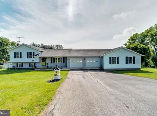 1423 Hallowell Ln, New Windsor, MD 21776