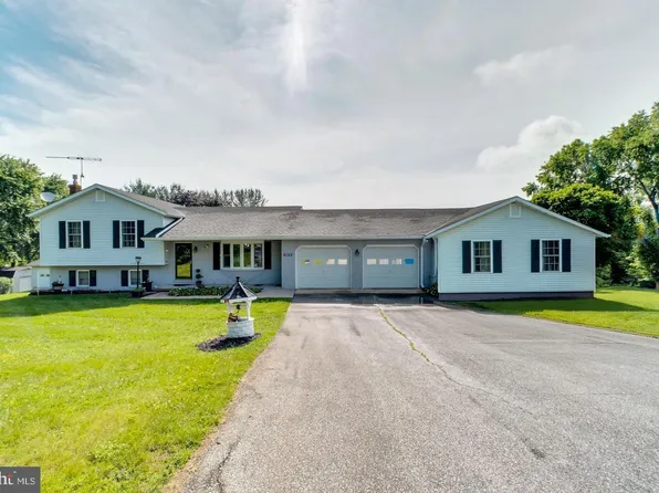 1423 Hallowell Ln, New Windsor, MD 21776