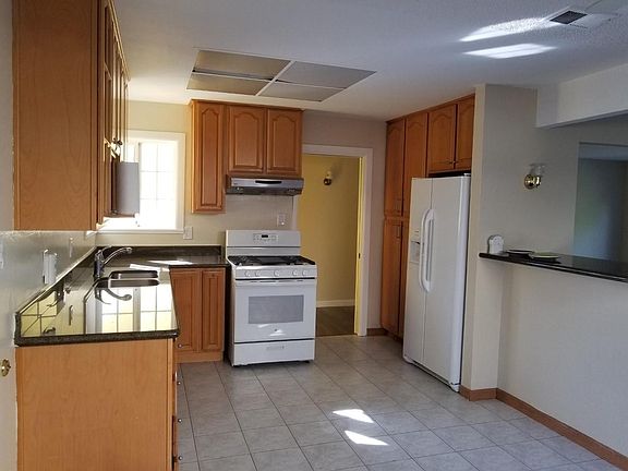 2nd image of 3119 Kermath Dr