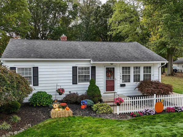 169 Kempton Dr, Berea, OH 44017