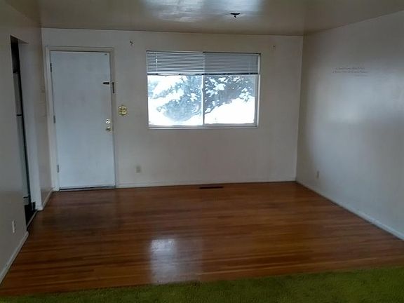 5th image of 864 N 200 W
