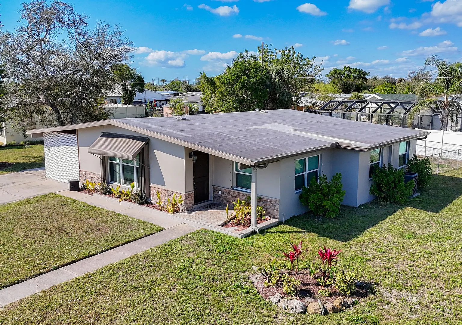 Beautiful Annual Rental Home - Convenient Location! — Photo 3