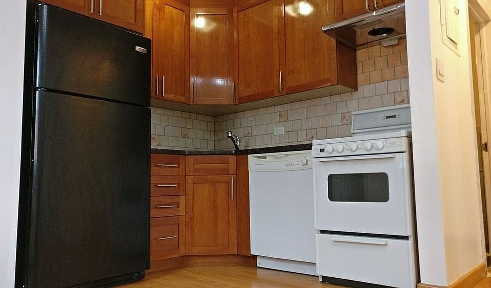 1st image of 14336 37th Ave APT 4B