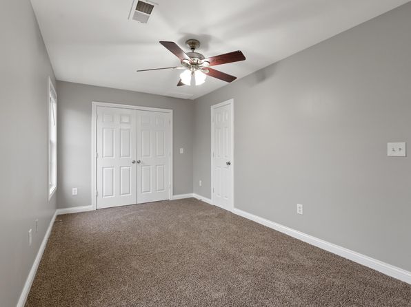 lexington-kentucky-446956486 picture