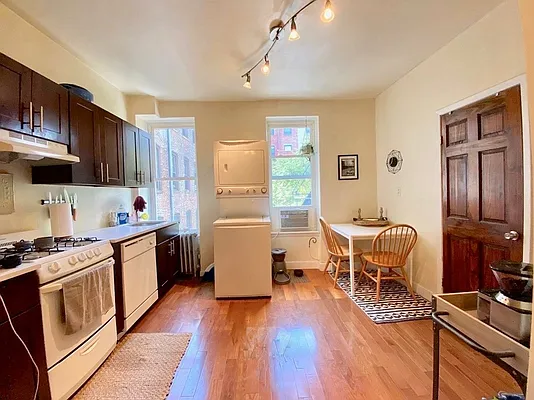 Rented by Loyal Realty NY Corp | media 7