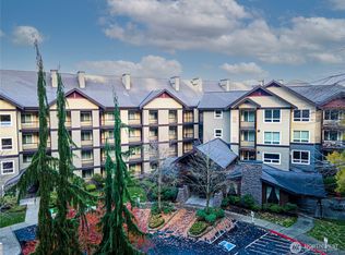 18707 SE Newport Way APT 212, Issaquah, WA