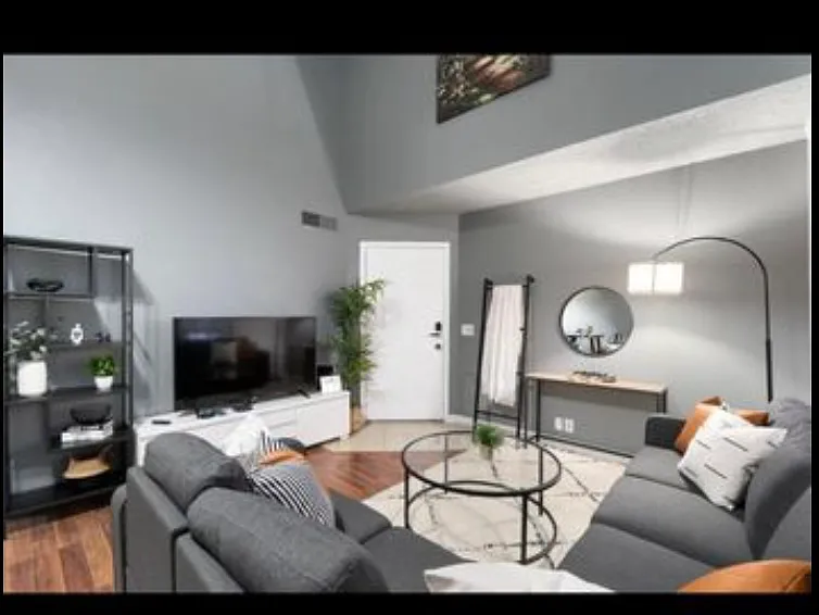 3721 W Waltann Ln — Photo 21