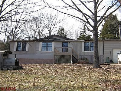 2nd image of 3139 Lakeshore Dr