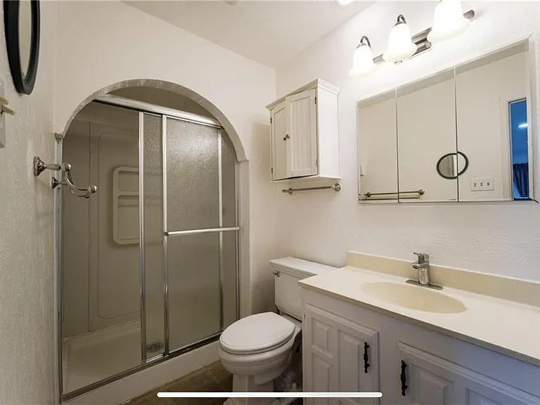 6403 Apache Ct — Photo 19
