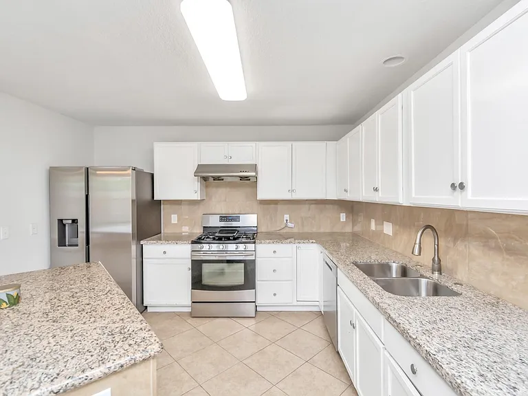 19762 Twin Canyon Ct — Photo 9