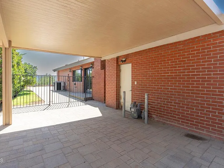 2906 Hawkridge Dr — Photo 24