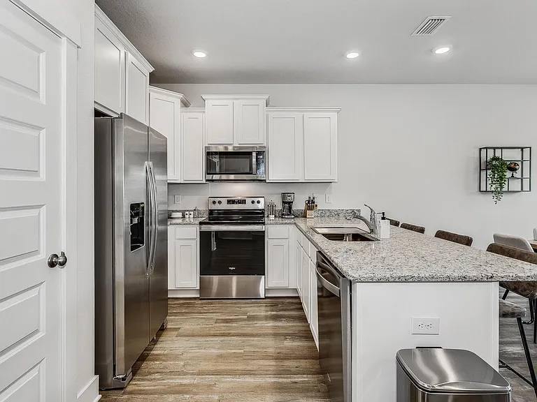 1518 Iroquois Ct — Photo 23