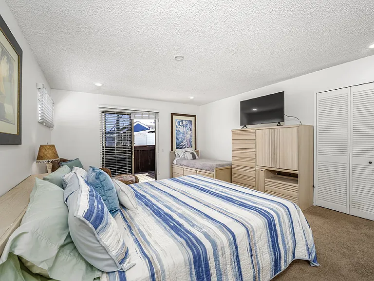 805 N Bay Front — Photo 41