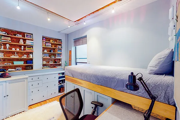 Sold by Compass | media 6