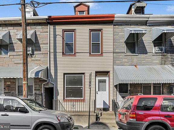 3rd image of 1014 Moss St