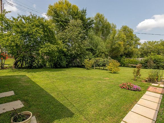 5th image of 209 Saint Margaret Dr