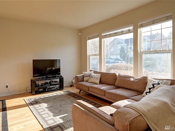 4th image of 8219 133rd St E